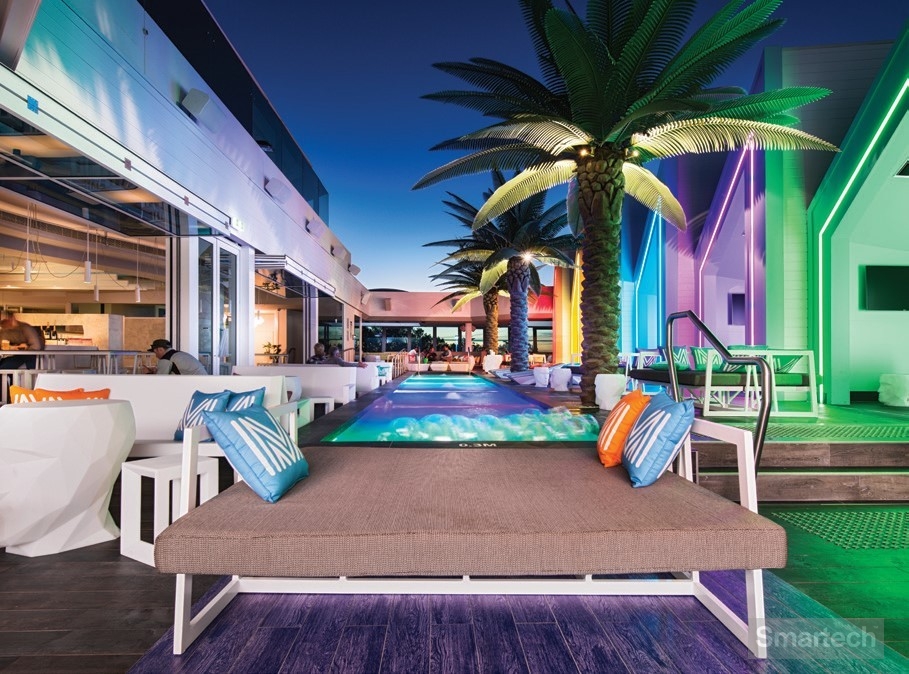 matisse-beach-club-folding-wall