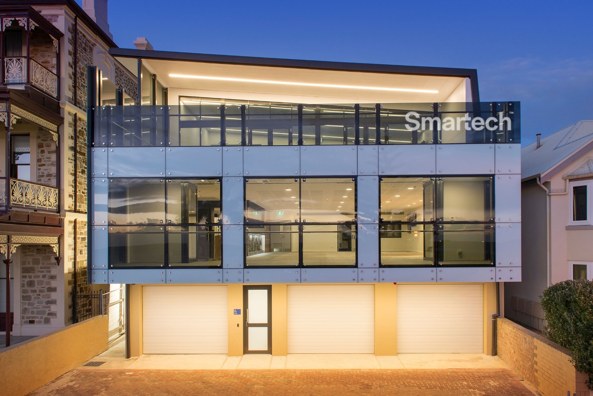 Smartech Grange Surf Club Tilt Window